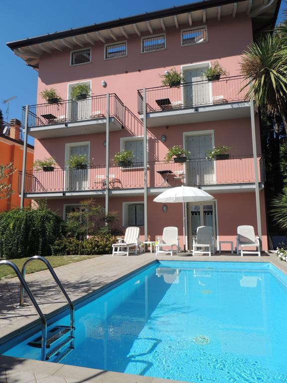 Villa Rosa Moniga del Garda Buitenkant foto